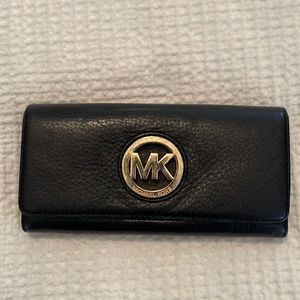 Black leather Michael Kors wallet